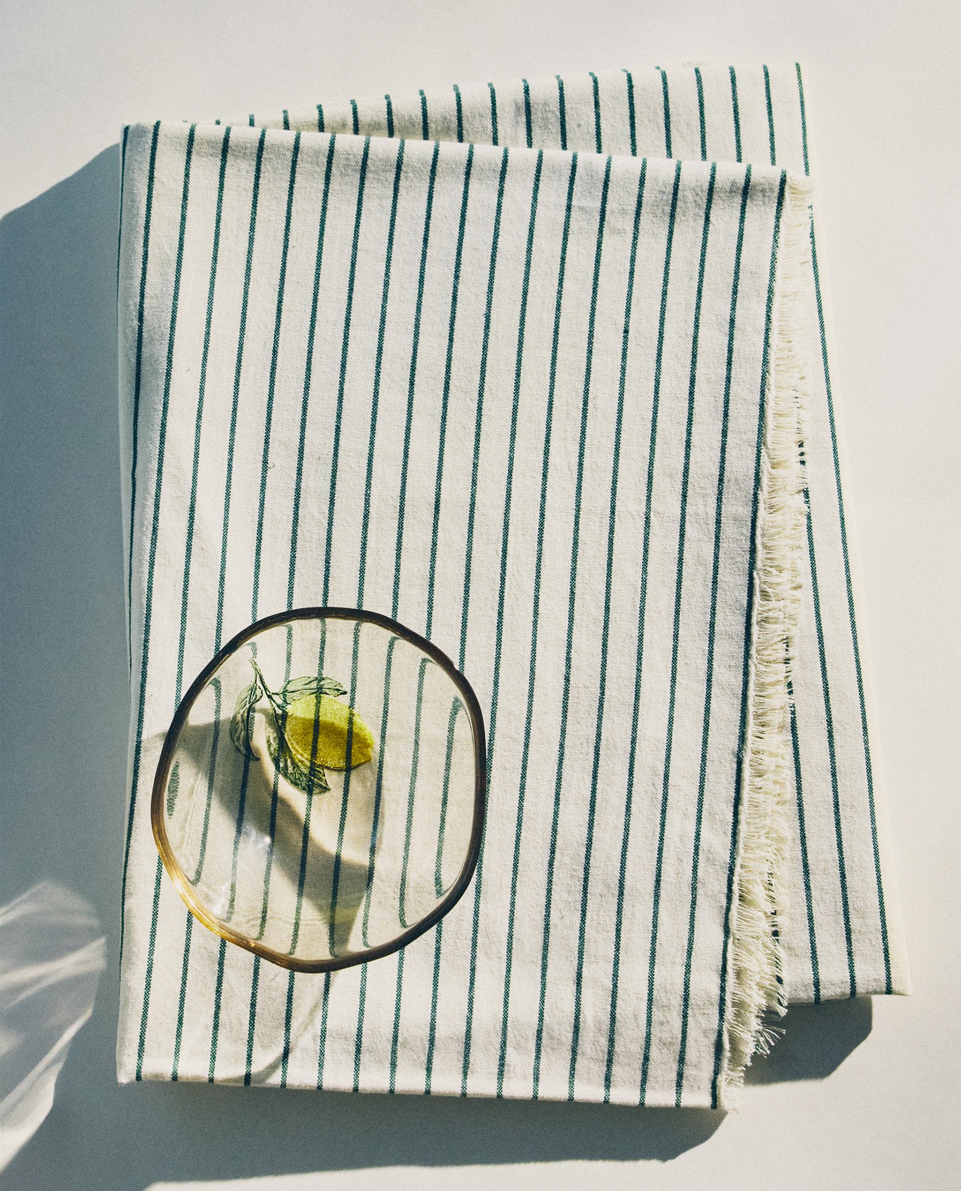 TOMATO AND STRIPED TABLECLOTHS AND NAPKINS product thumbnail 10