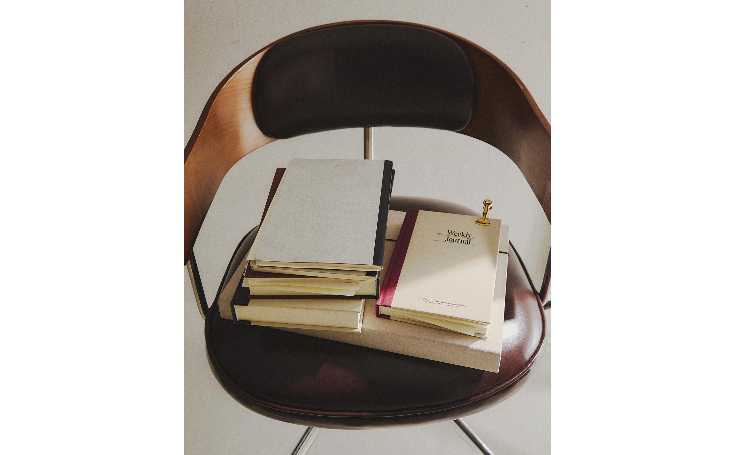 CHAISE DE BUREAU, CARNETS ET AGENDAS