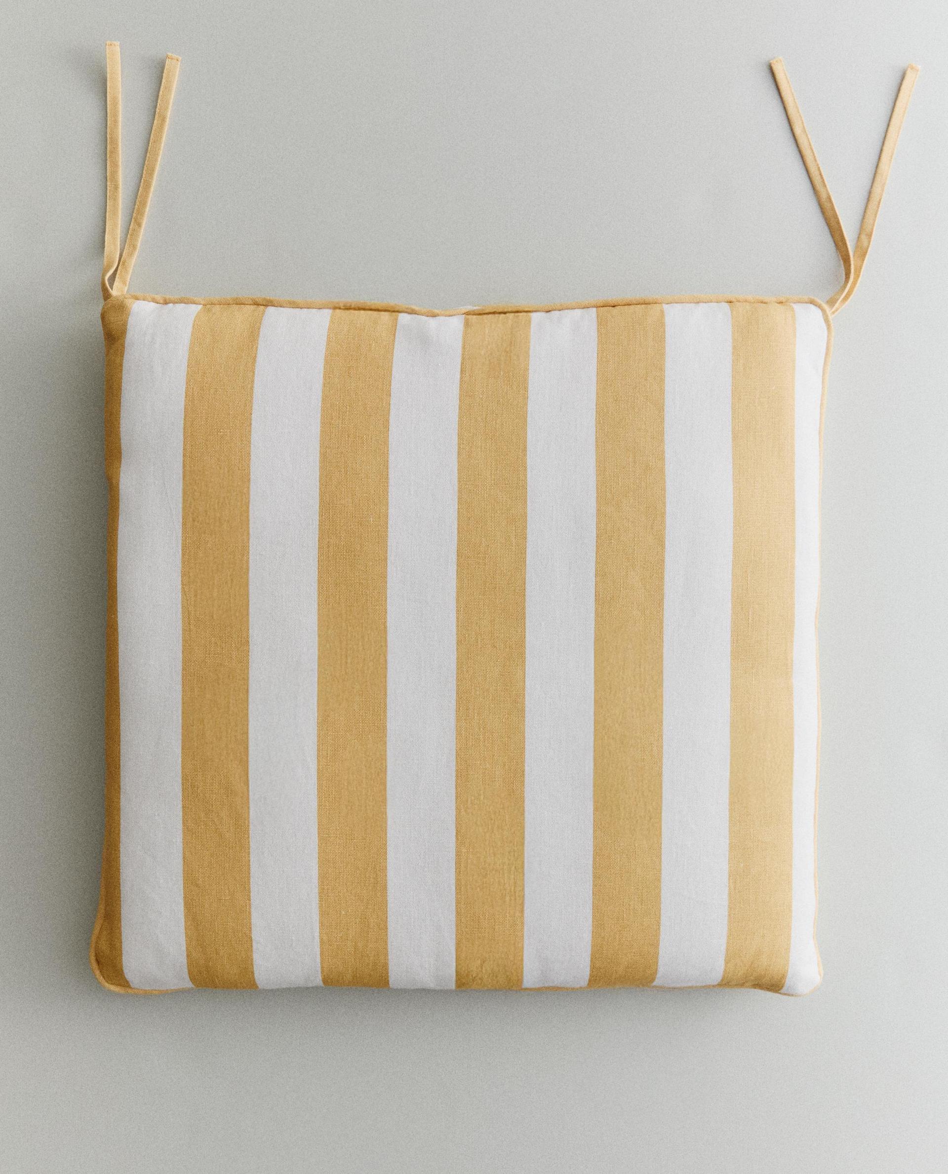 GESTREEPT STOELKUSSEN FAUTEUIL GESTREEPT STOELKUSSEN FAUTEUIL