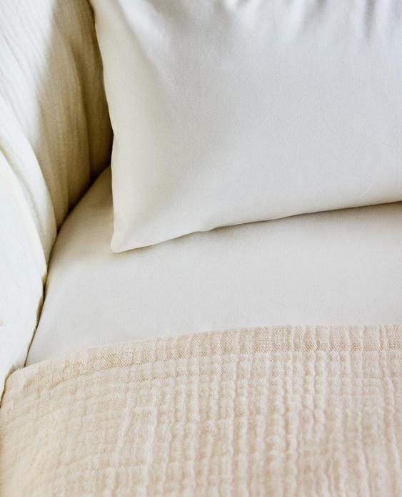 PLAIN BABY FITTED SHEET