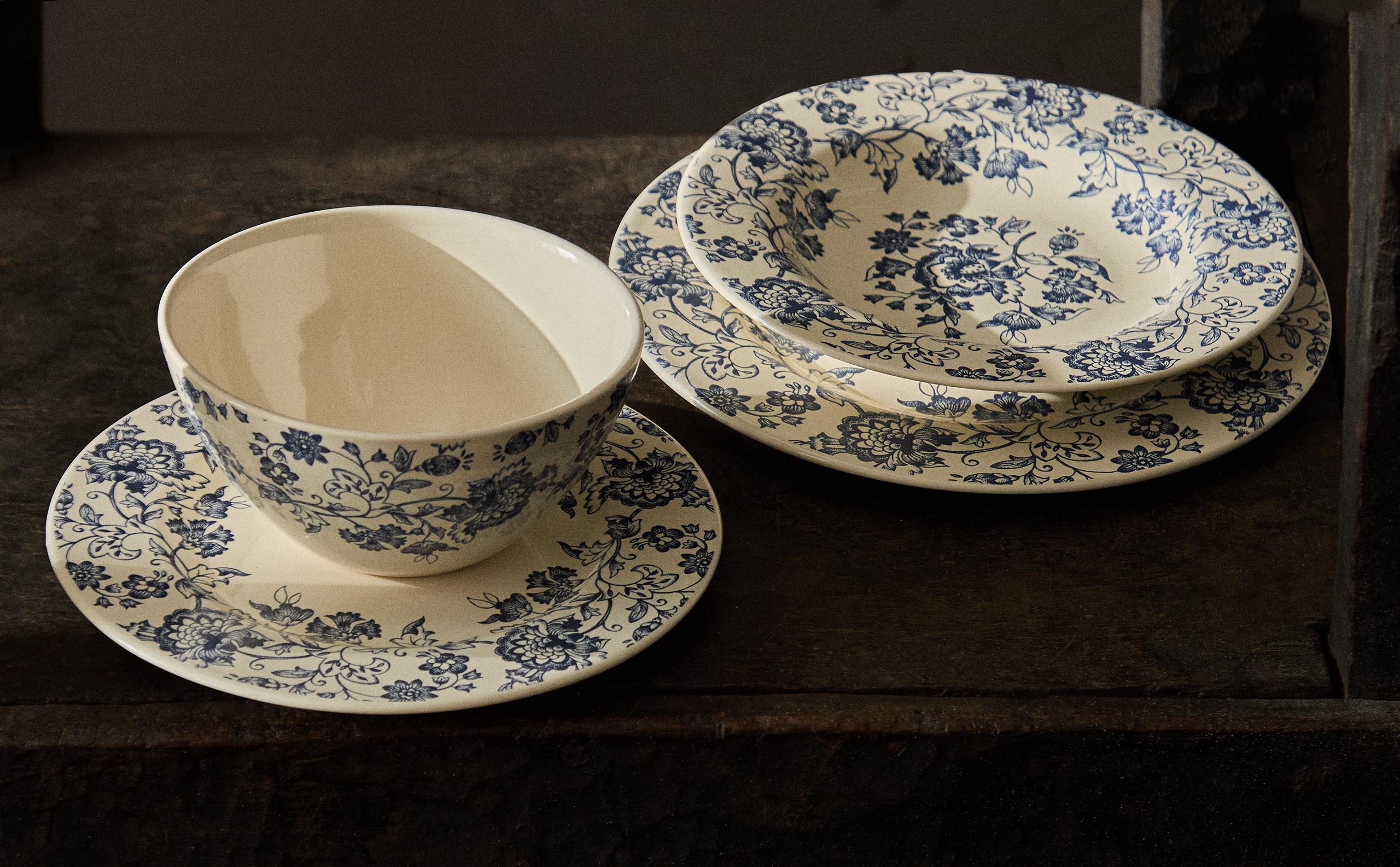 LILY EARTHENWARE TABLEWARE