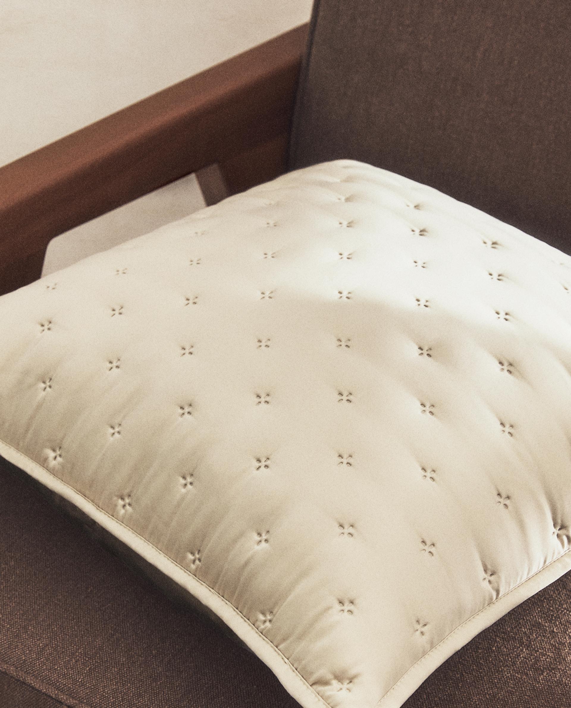 キルティング ドット クッションカバー | Zara Home 日本/Japan キルティング ドット クッションカバー | Zara Home 日本/Japan