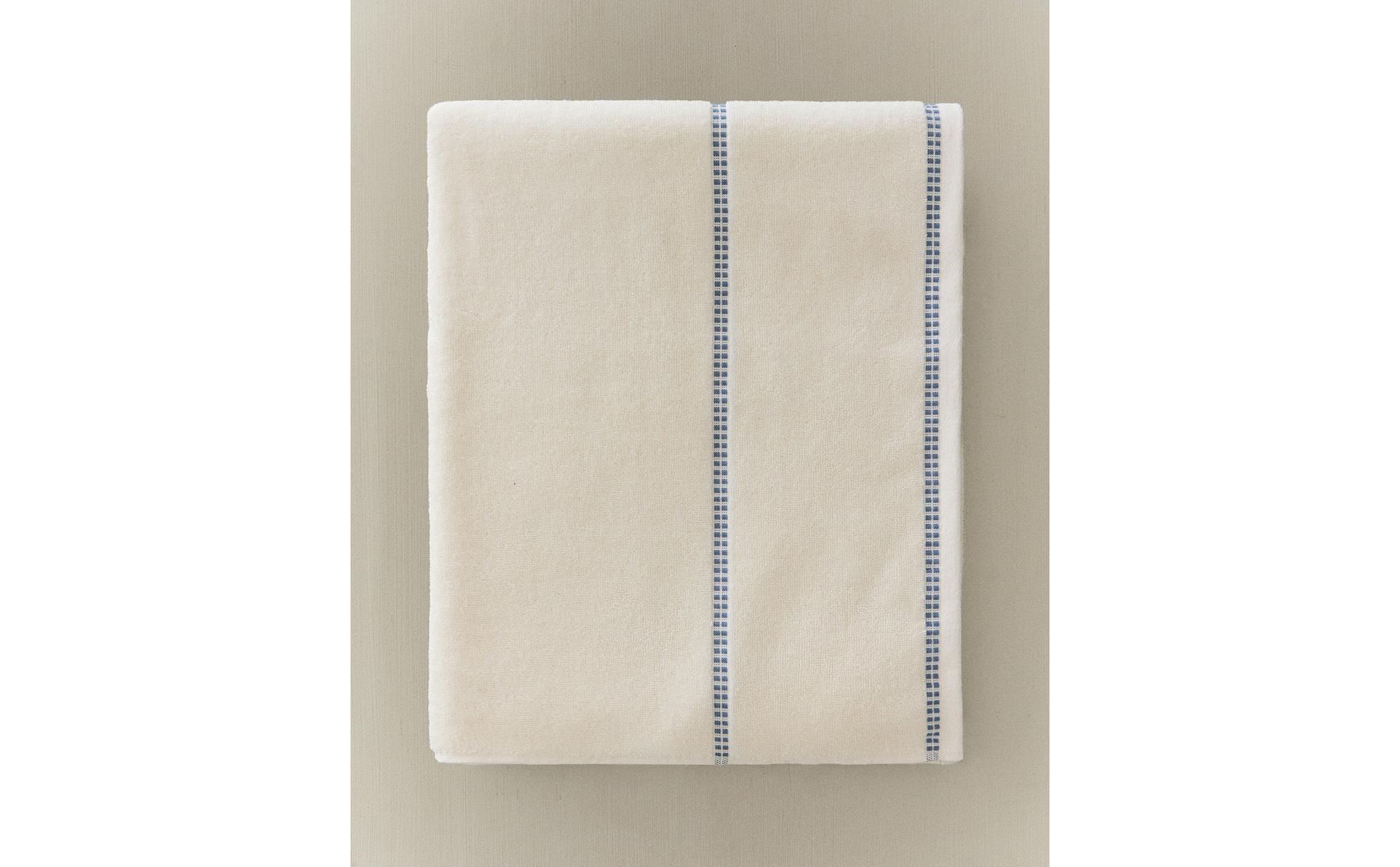 GEOMETRIC BORDER BATH TOWEL GEOMETRIC BORDER BATH TOWEL