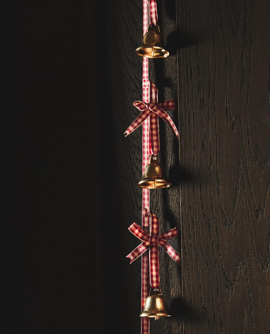 GINGHAM CHRISTMAS BELL GARLAND