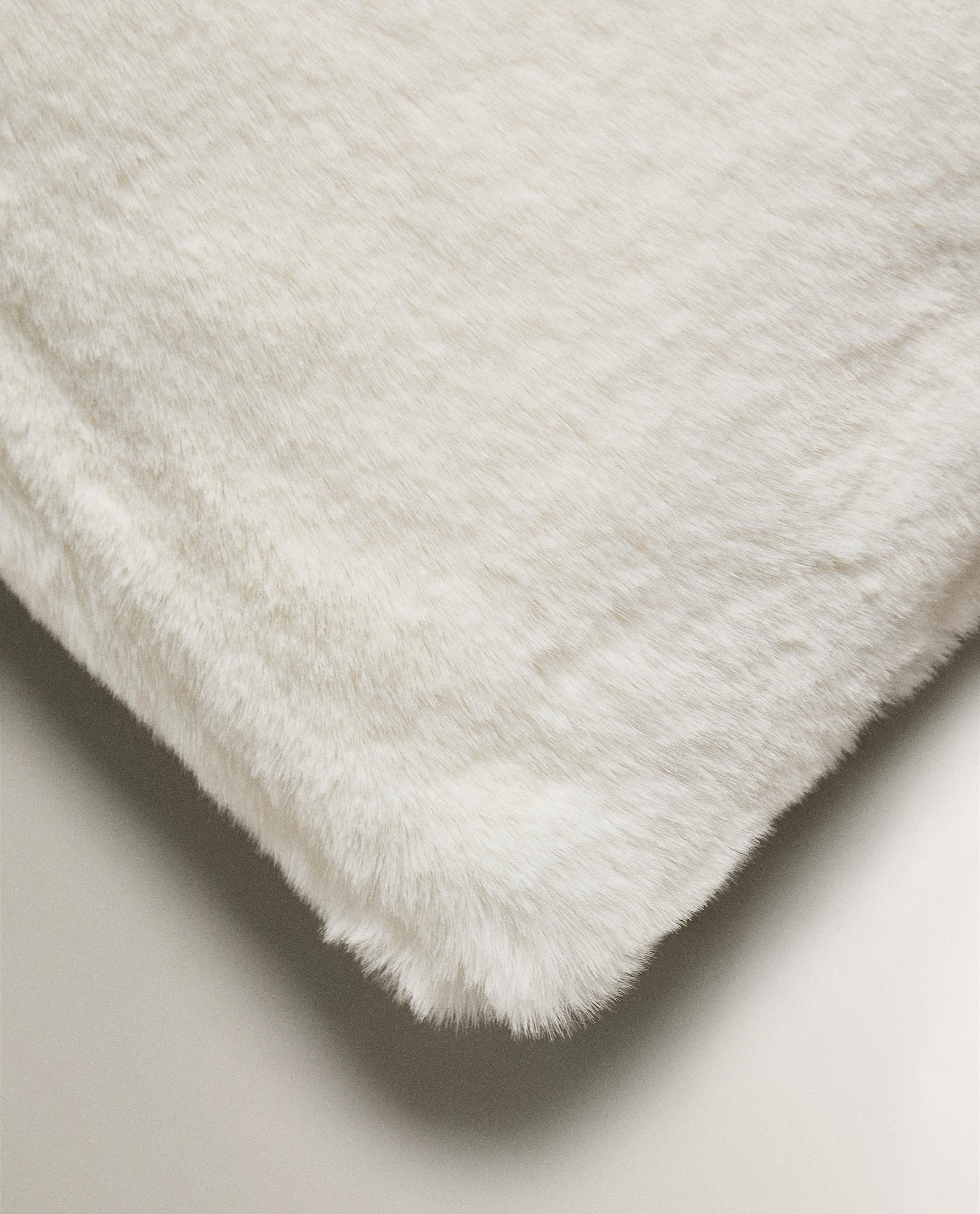 フェイクファー クッションカバー | Zara Home 日本/Japan