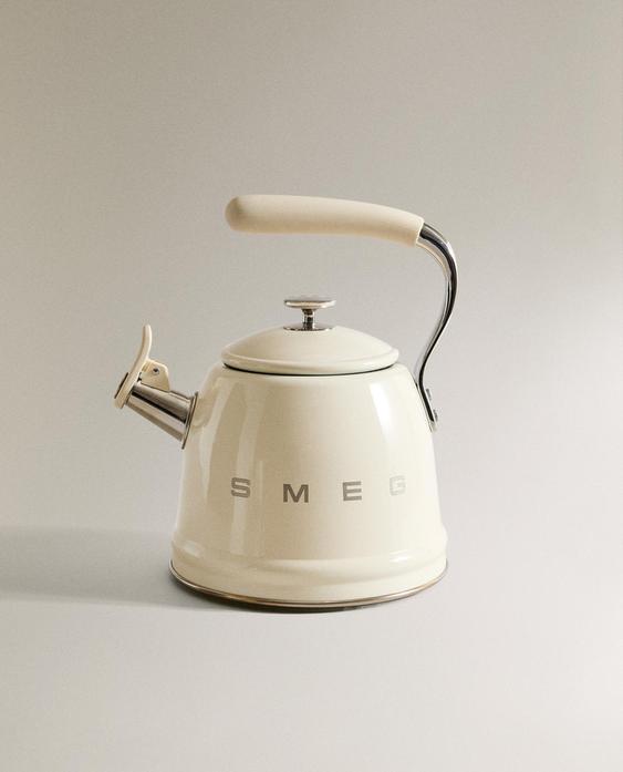 BOUILLOIRE SIFFLANTE SMEG