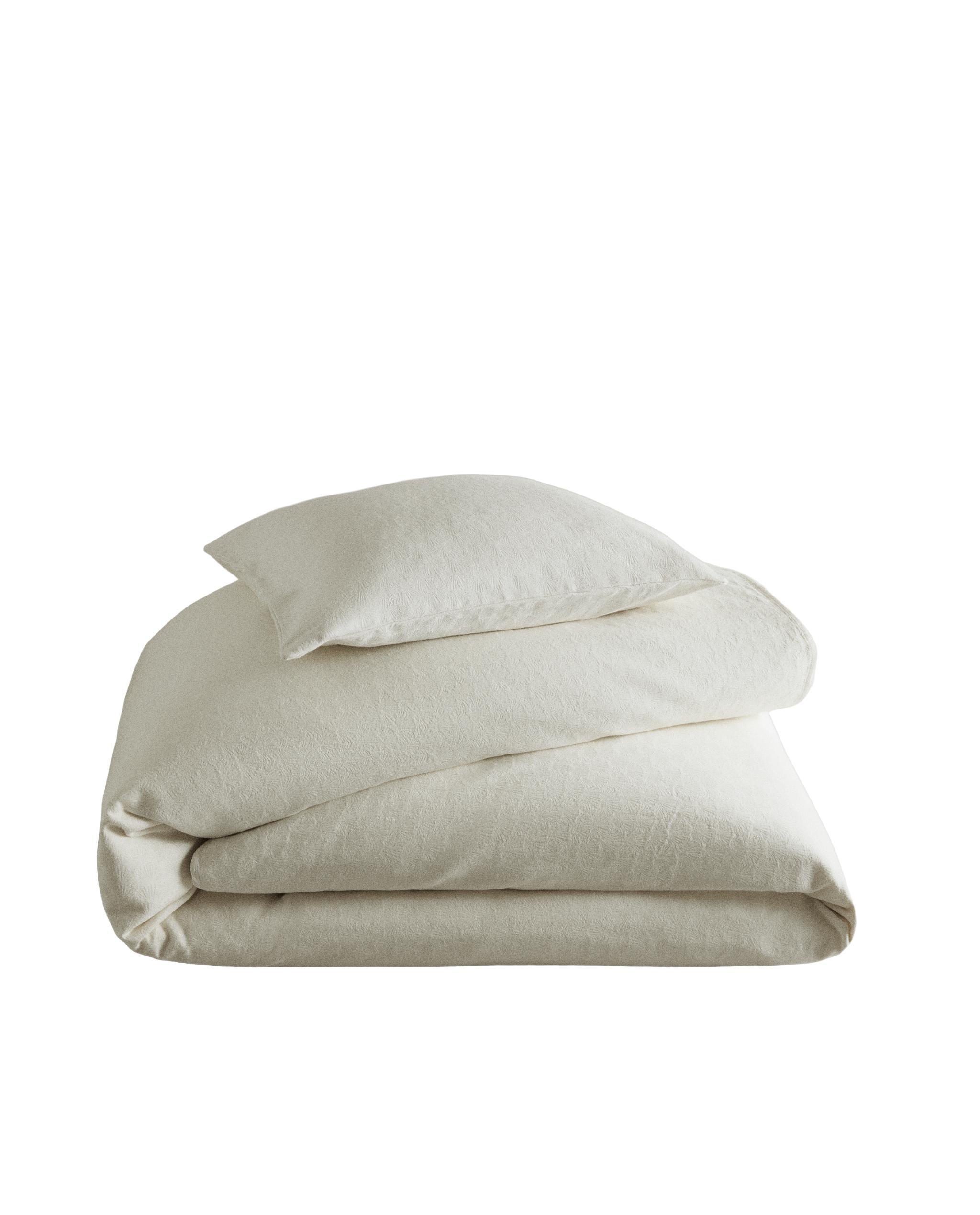 JACQUARD COTTON BEDSPREAD product thumbnail 2