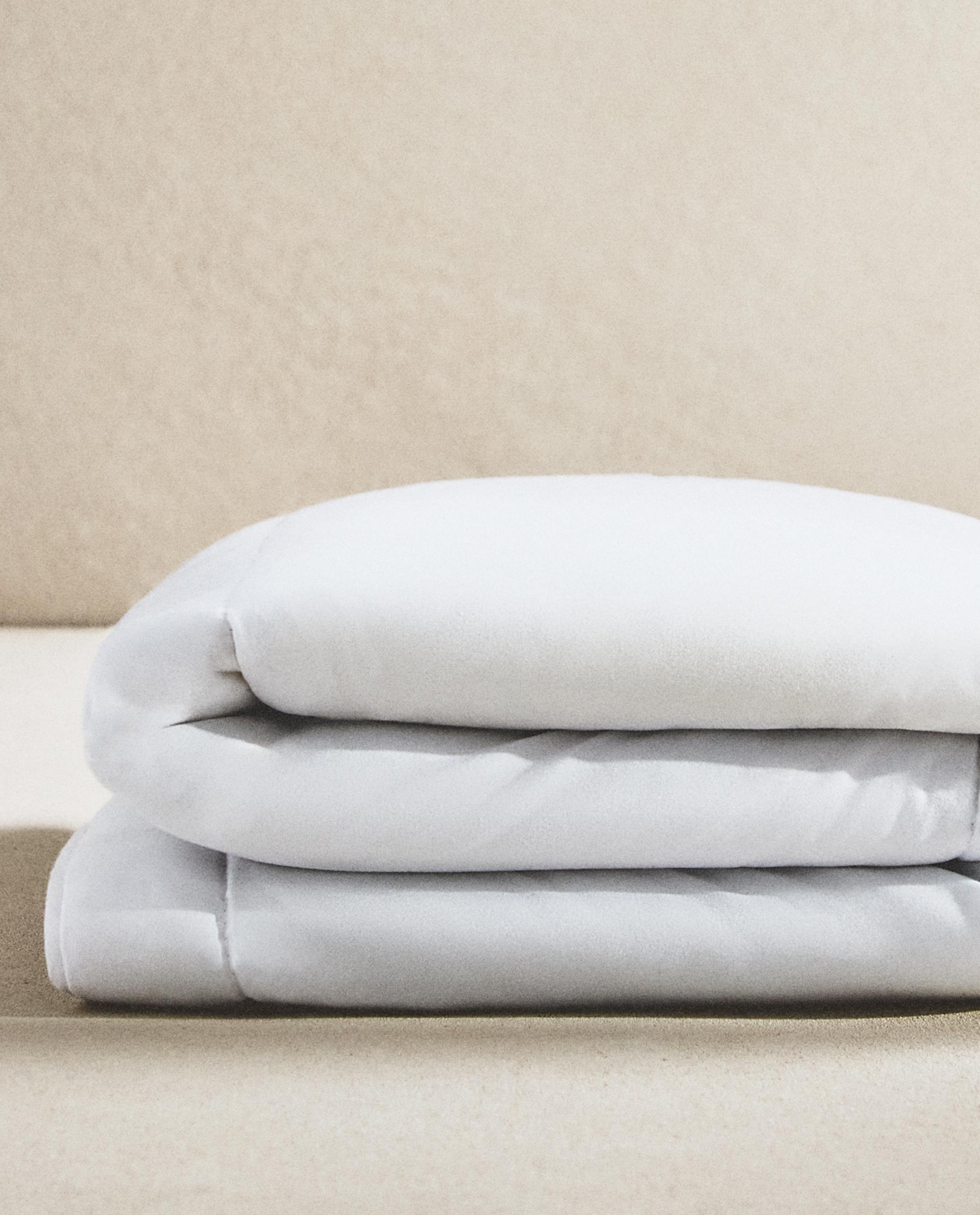 新品未使用　ZARA  羽毛布団　ダウンデュべ 多彩な素材とサイズの羽毛布団 | Zara Home 日本/Japan | 最新