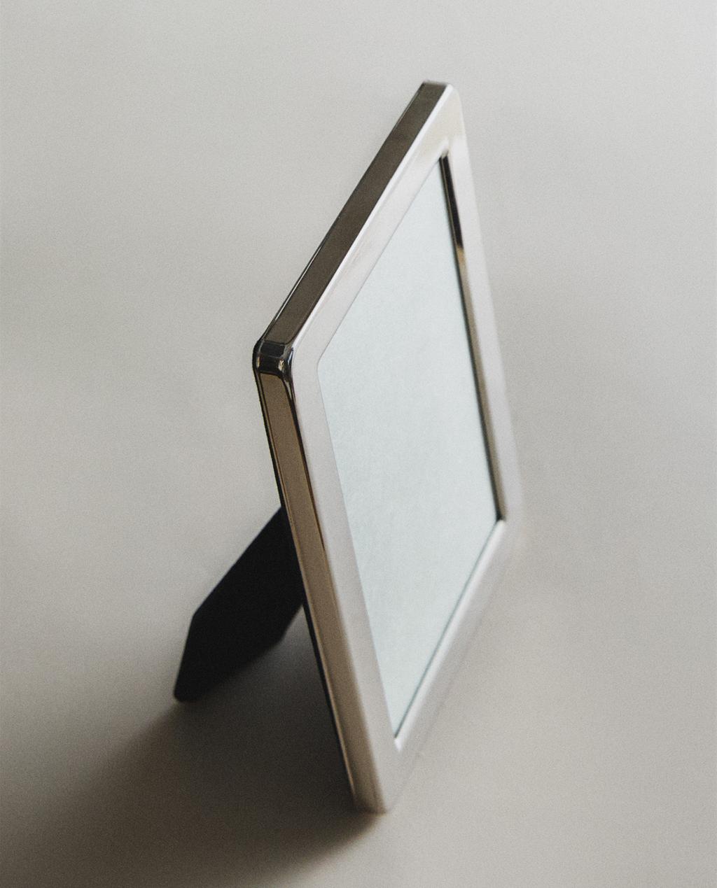 METAL PHOTO FRAME WITH ROUNDED CORNERS