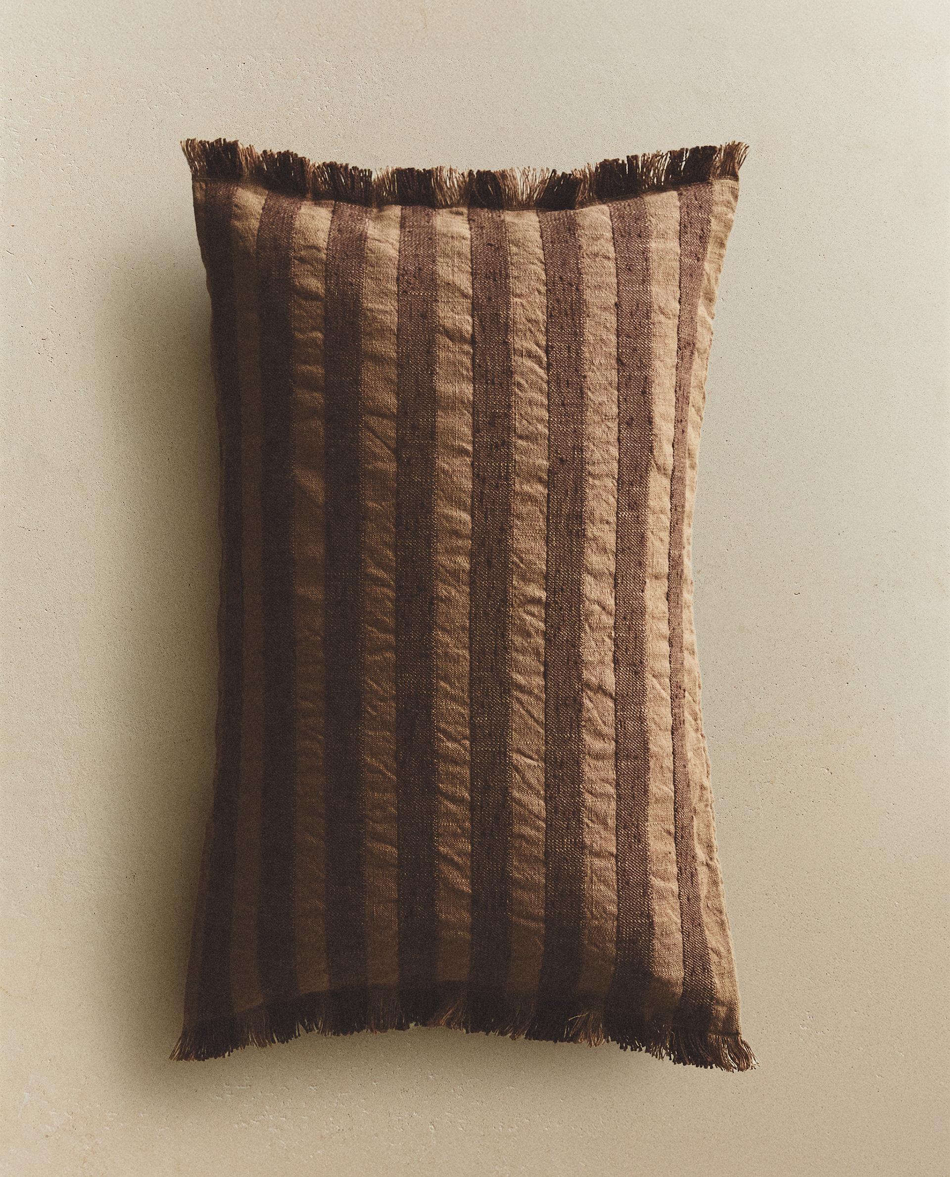 ソファとリビングルームの装飾クッション - Zara Home 日本/Japan