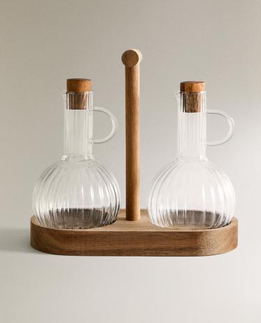BOROSILICATE GLASS AND WOOD CRUET SET