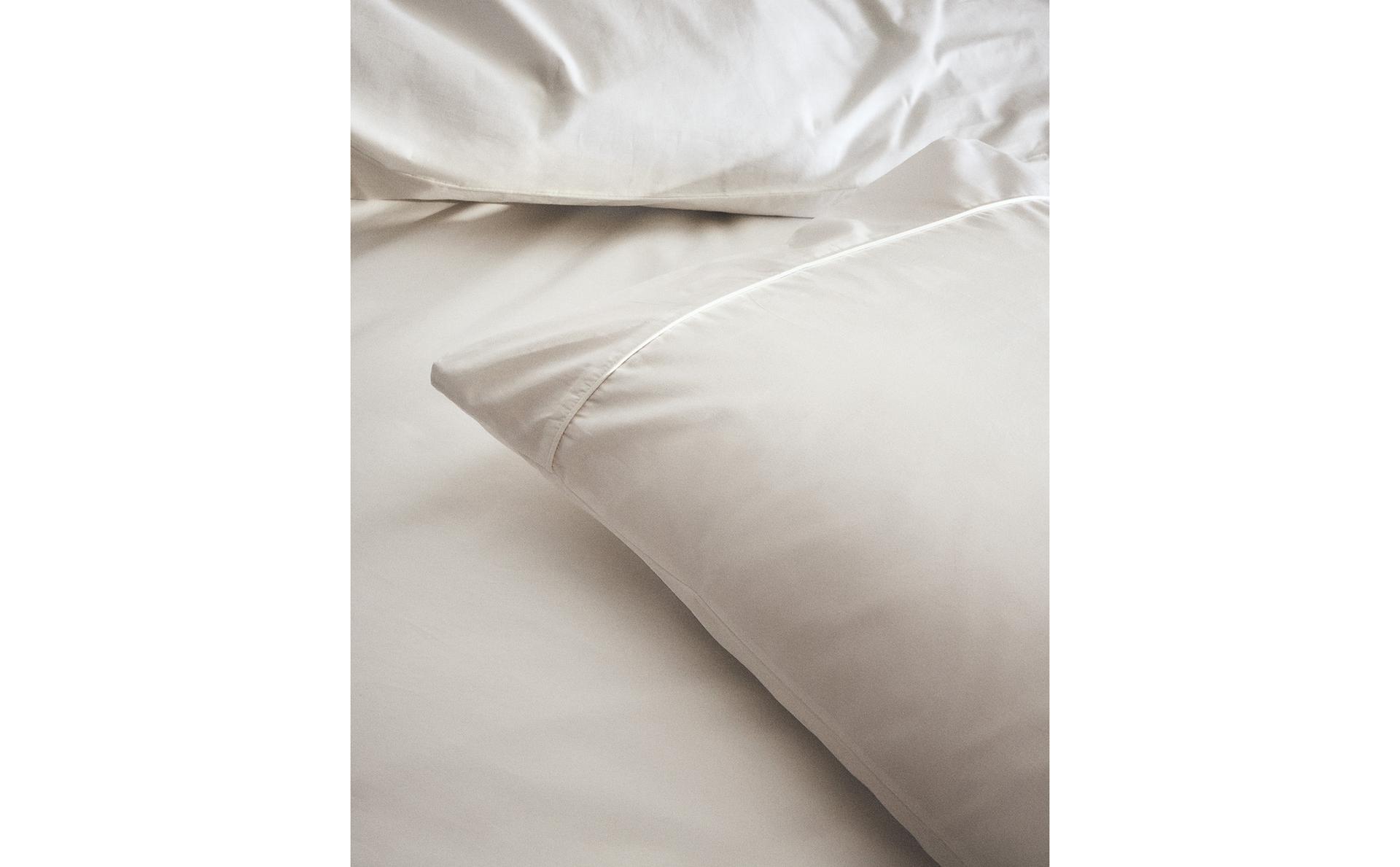 PERCALE PILLOWCASE (300 THREAD COUNT) PERCALE PILLOWCASE (300 THREAD COUNT)