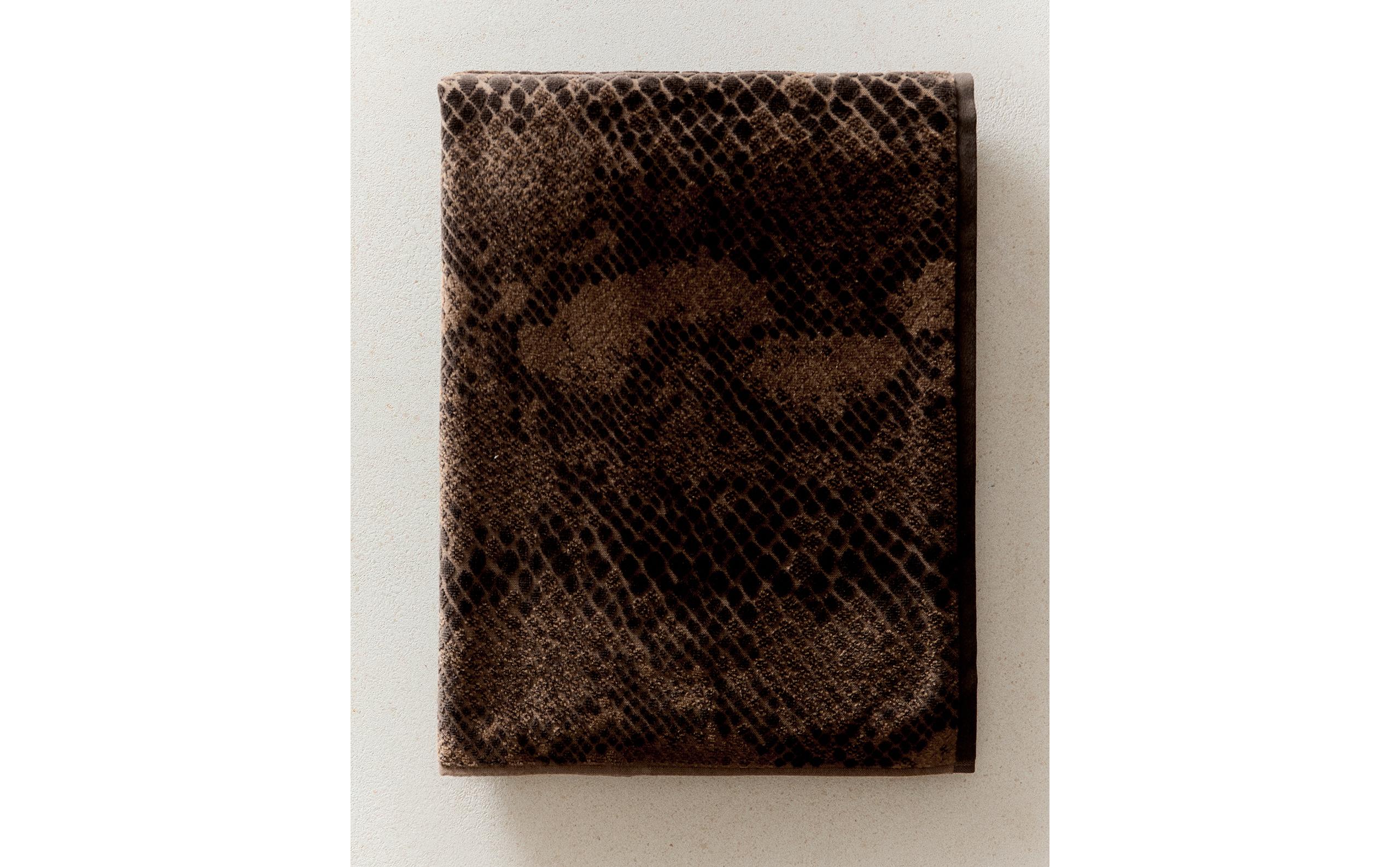 ANIMAL PRINT VELOUR BATH TOWEL product thumbnail 9
