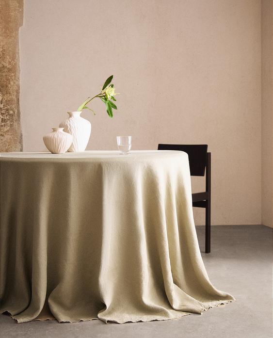 TABLECLOTH 01 TABLECLOTH 01