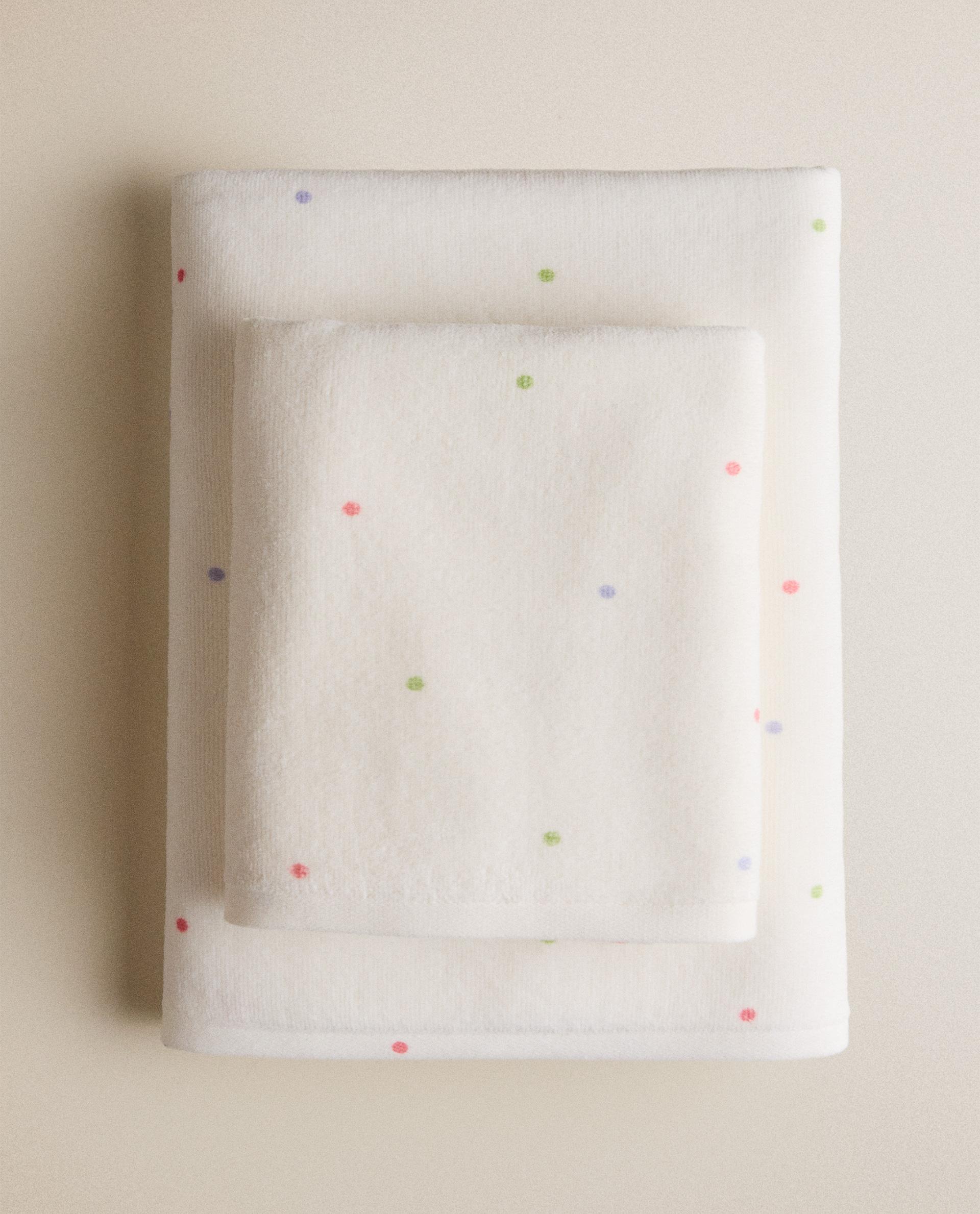KIDS' VELOUR POLKA DOT TOWEL product thumbnail 2