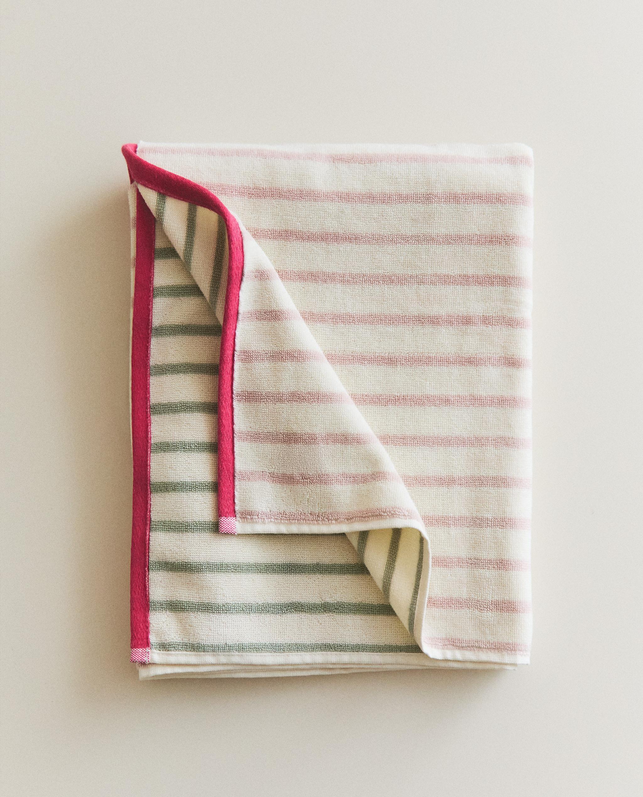 KIDS' REVERSIBLE STRIPED BATH TOWEL product thumbnail 8