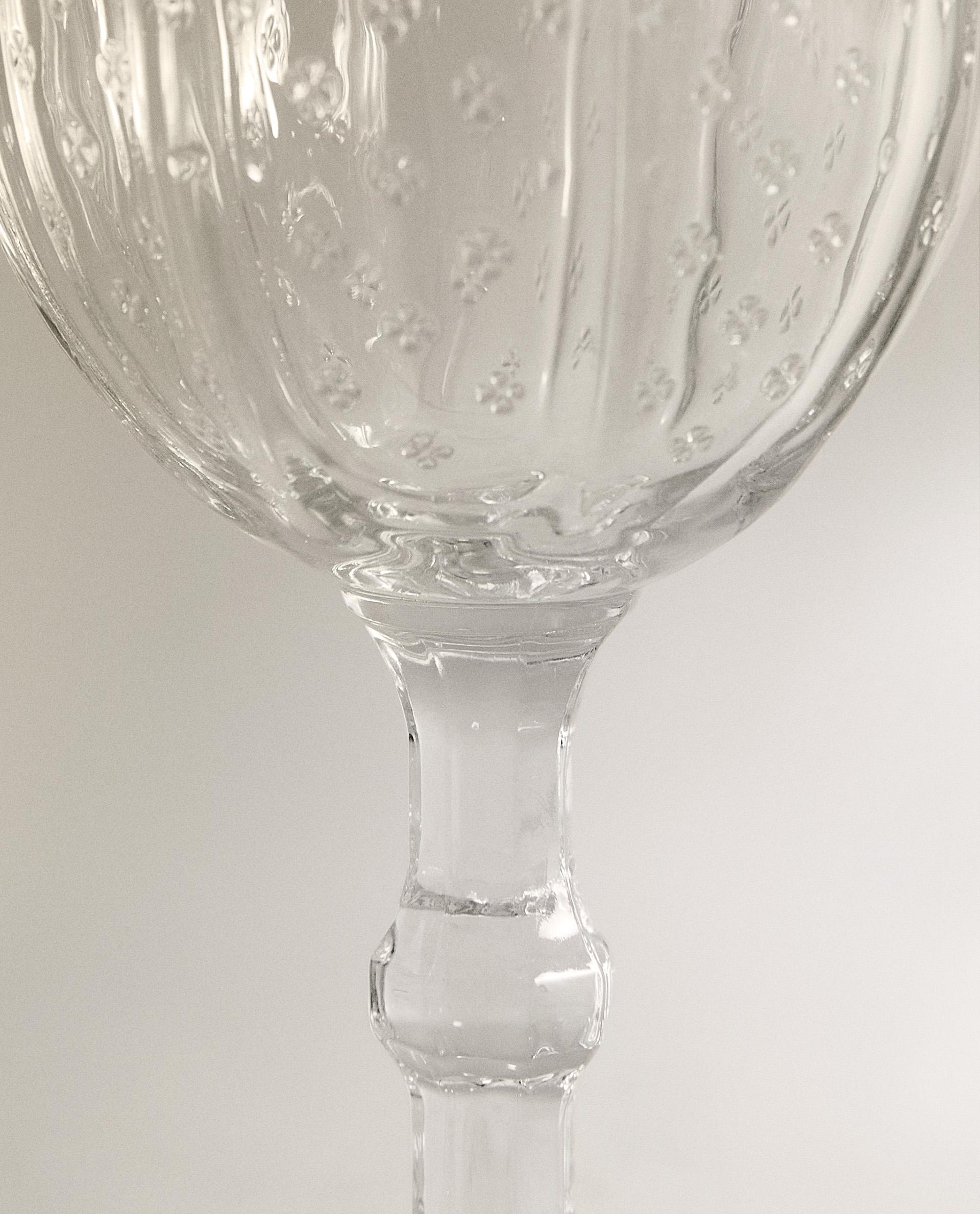 RAISED FLORAL DESIGN GLASS product thumbnail 2