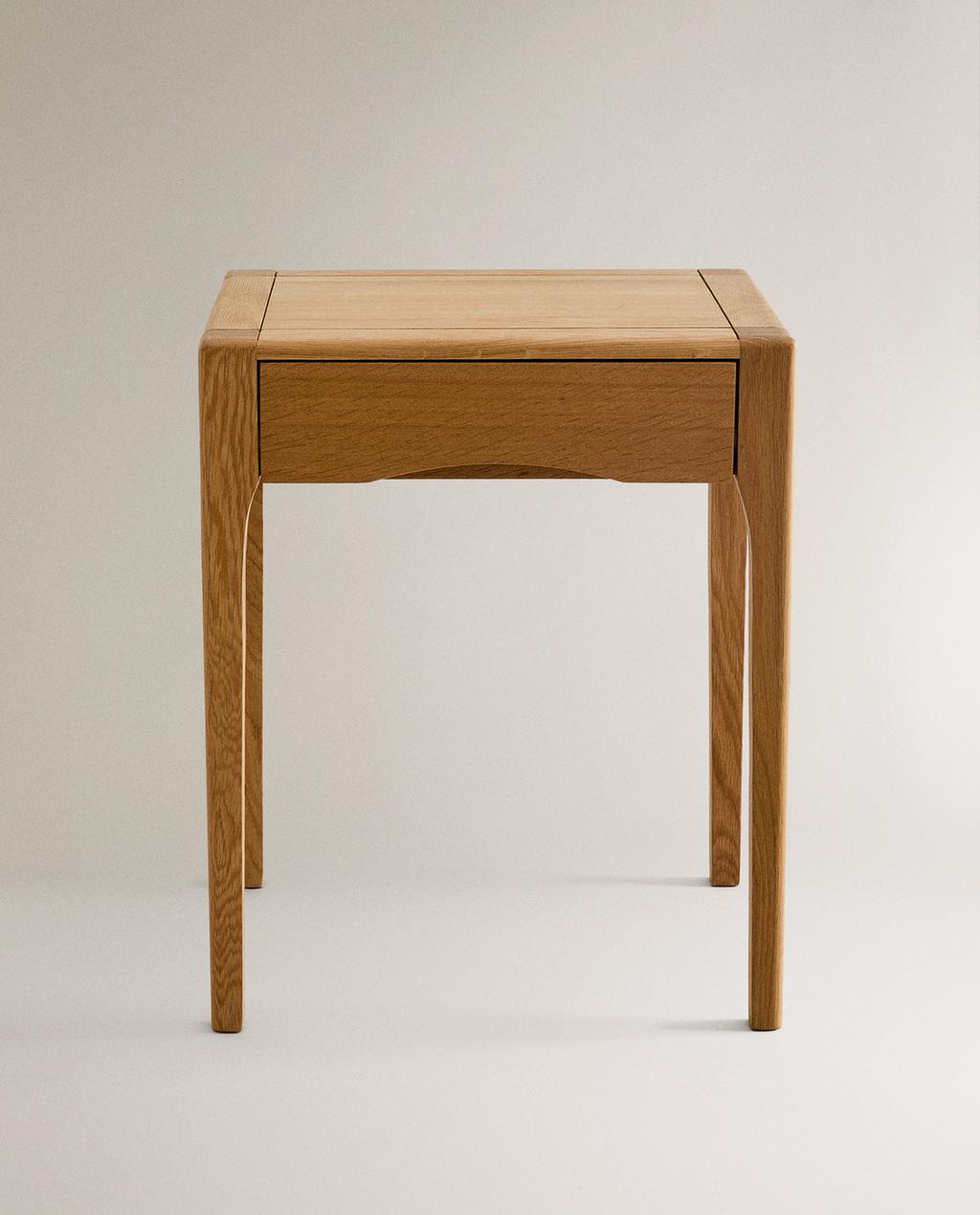 OAK BEDSIDE TABLE WITH DRAWER