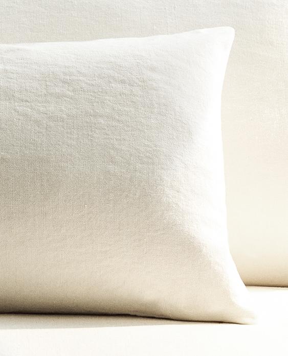 غلاف وسادة من الكتان المغسول