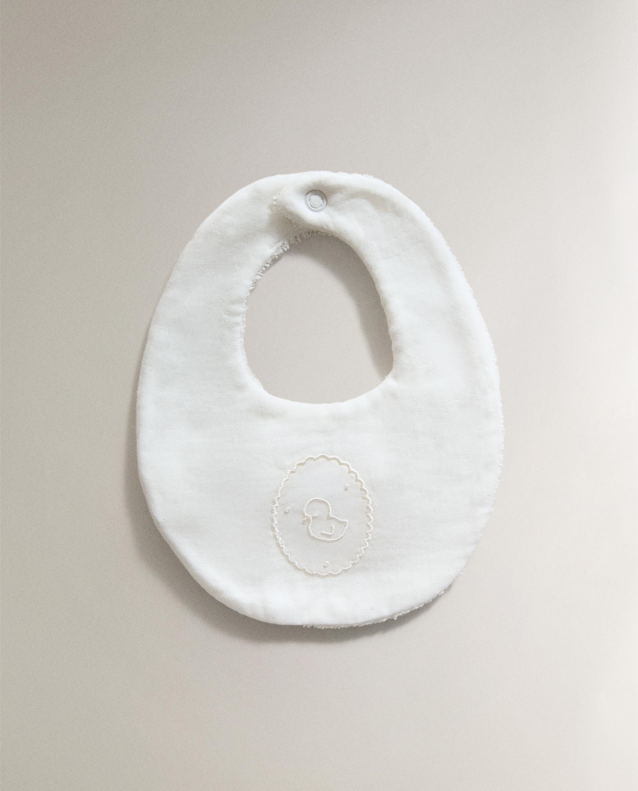 BABY BIB WITH EMBROIDERED CHICK product thumbnail 3