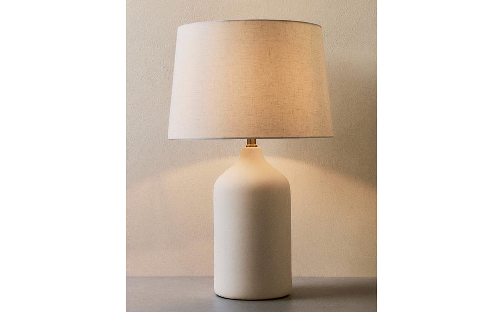 ABAJUR DE MESA COM BASE DE CERÂMICA BRANCO ABAJUR DE MESA COM BASE DE CERÂMICA BRANCO