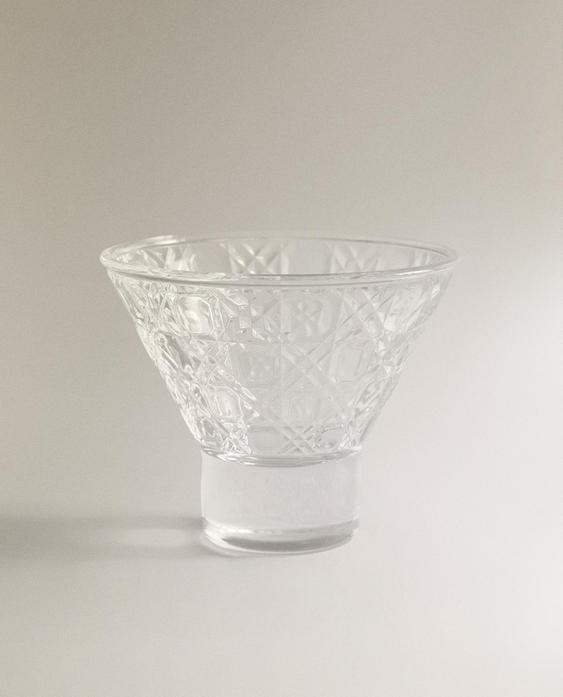 فنجان تحلية زجاج بتصميم بارز