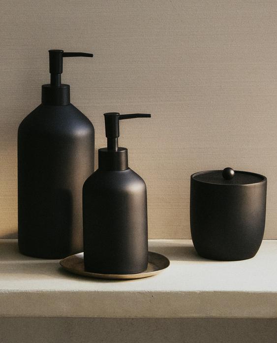 BLACK RESIN BATHROOM SET