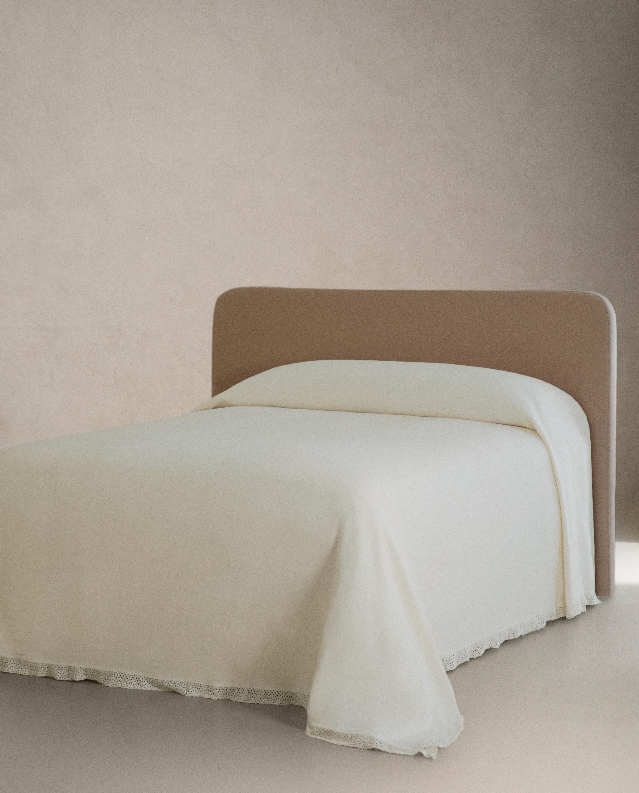 エンブロイダリー フリル コットン ベッドカバー | Zara Home 日本/Japan