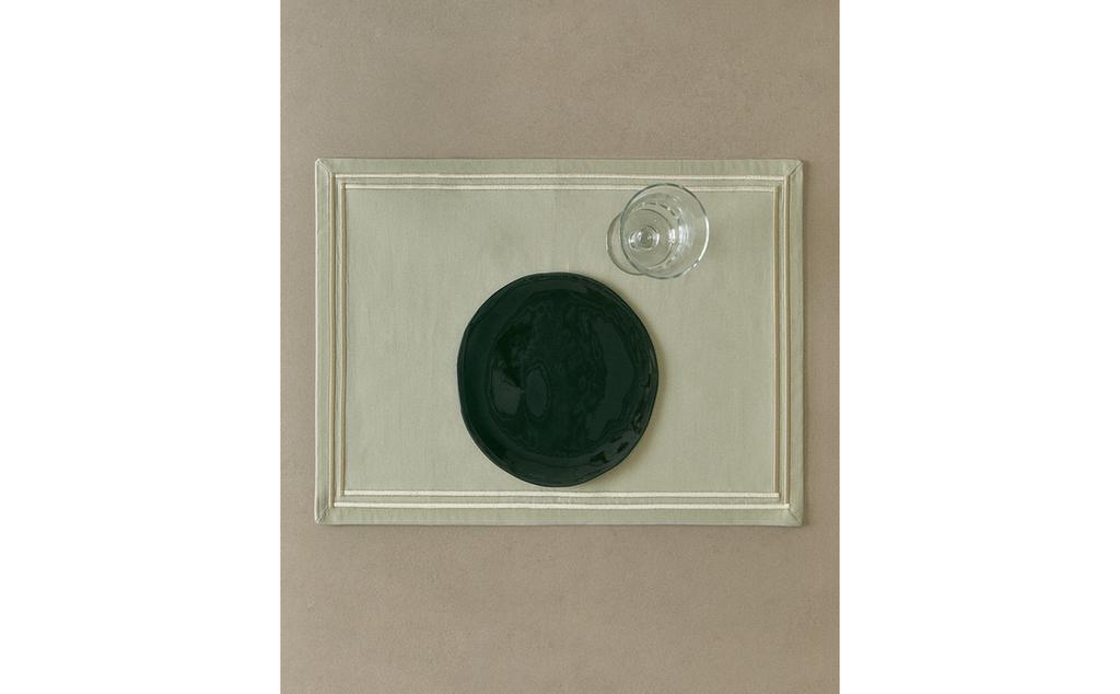 مفرش ساتان بشريط على الحافة