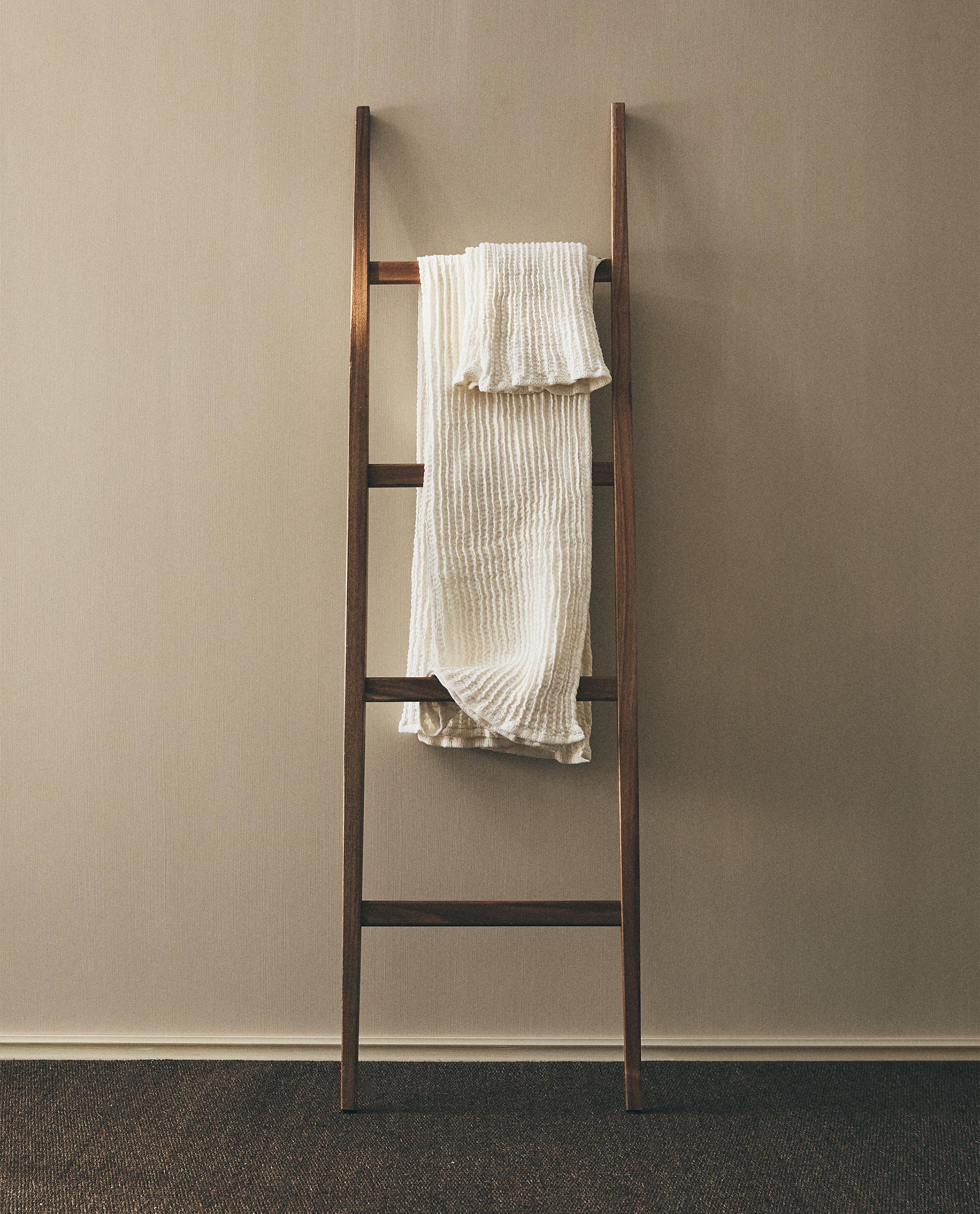 ACACIA TOWEL RACK ACACIA TOWEL RACK
