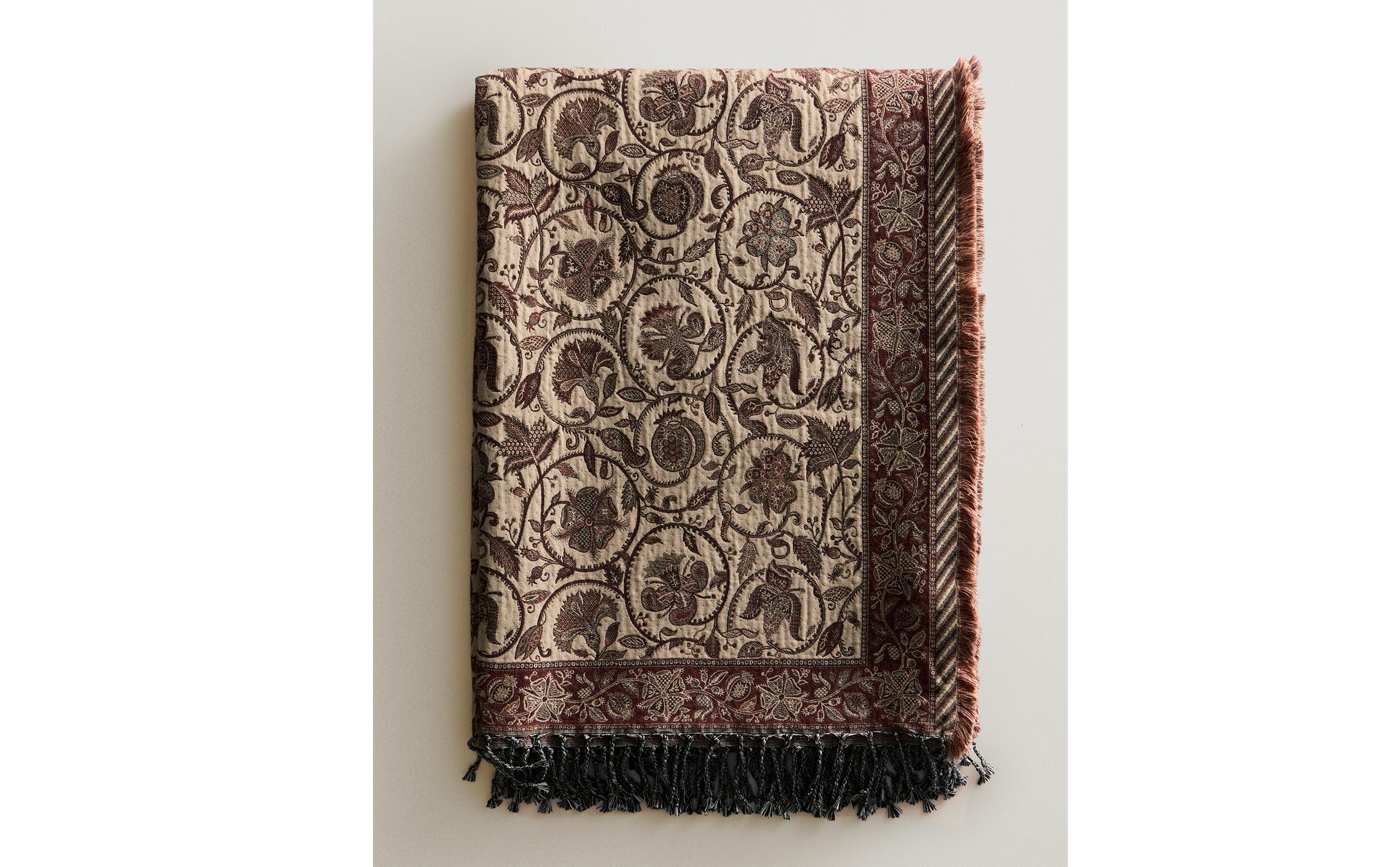 FLORAL JACQUARD THROW product thumbnail 9