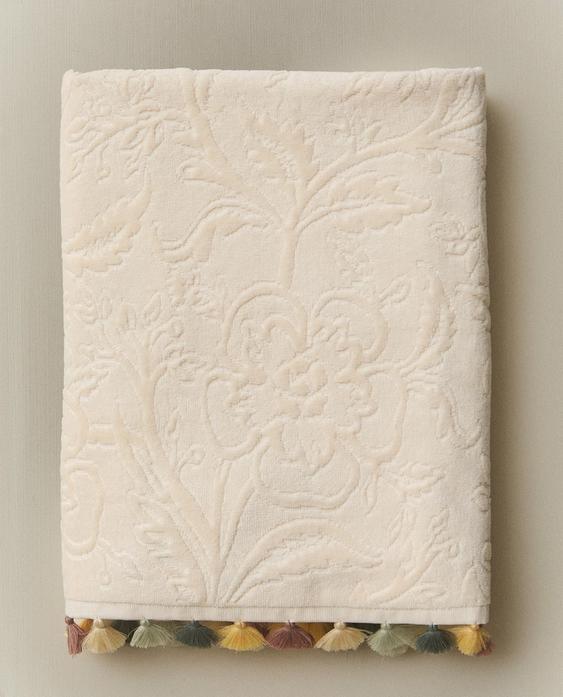 SERVIETTE DE BAIN POMPONS JACQUARD