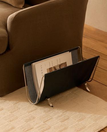 LEATHER MAGAZINE RACK WITH METAL STRUCTURE