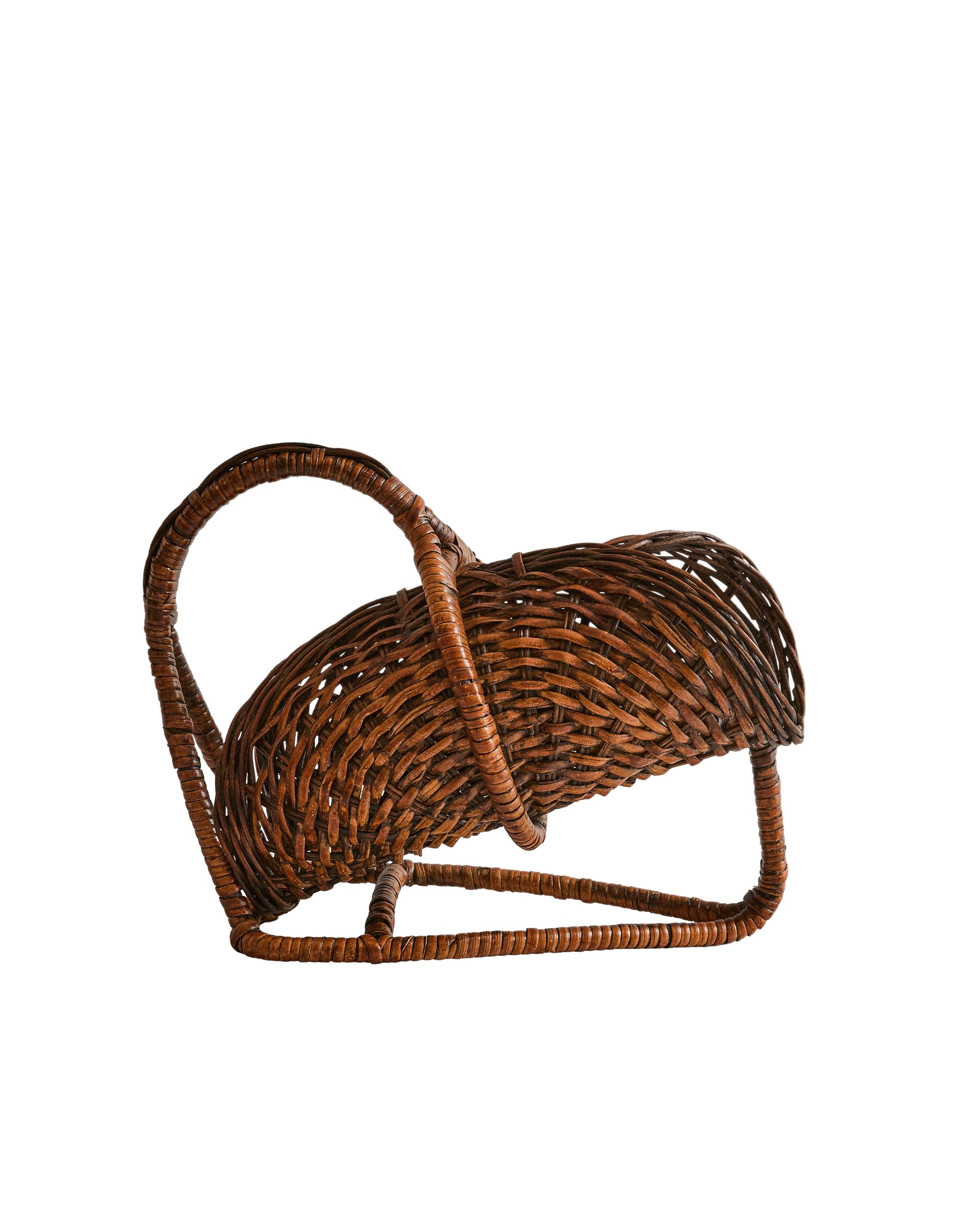 RATTAN BOTTLE STAND