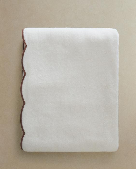 SERVIETTE DE BAIN BORD ONDULÉ