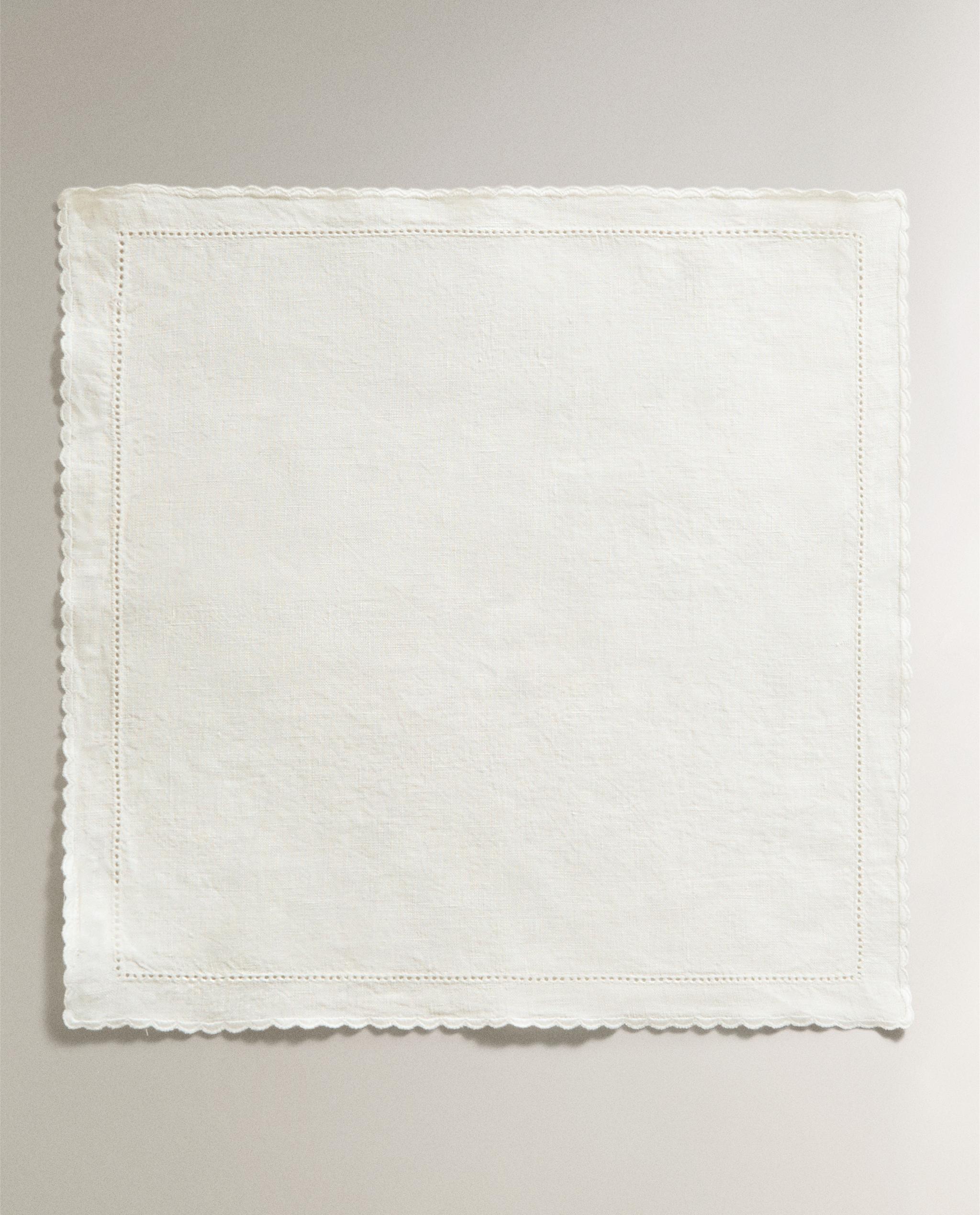 TOWEL WITH EMBROIDERED LINEN BORDER product thumbnail 5