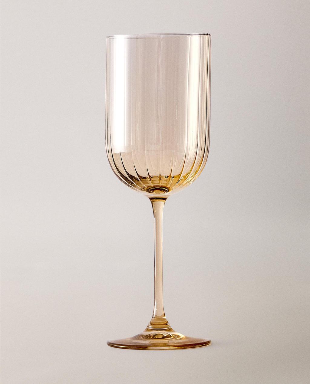 Glass with embossed lines