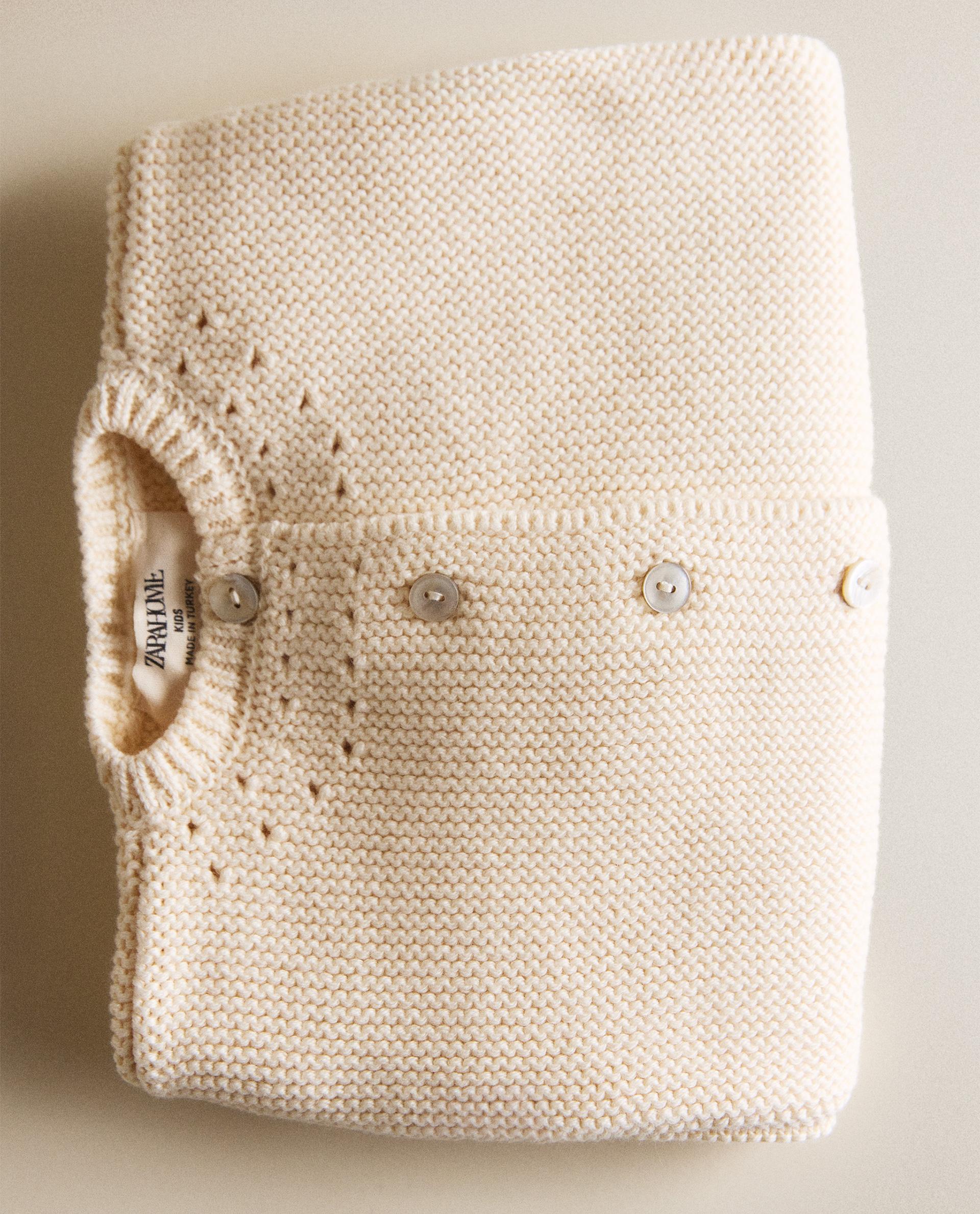 CASACO DE BEBÉ DE MALHA CASACO DE BEBÉ DE MALHA