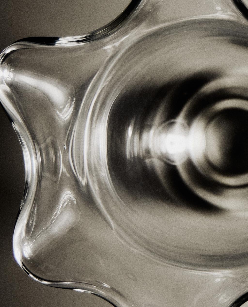 WAVY TRANSPARENT GLASS VASE