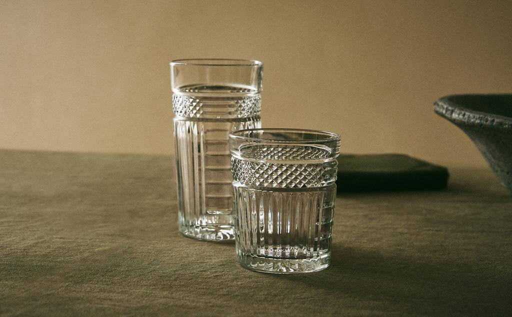 SET OF RAISED DESIGN GLASS TUMBLERS