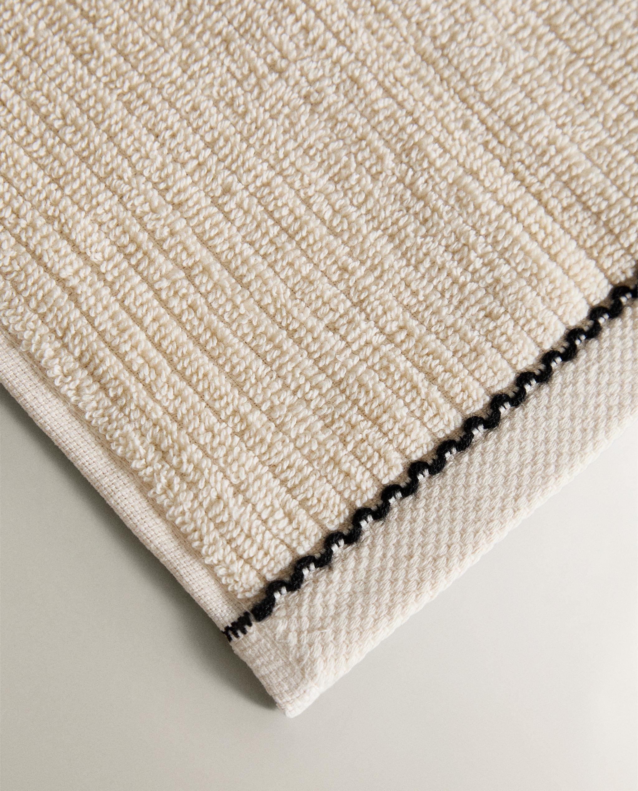 TOPSTITCHED FACE TOWEL (PACK OF 3) product thumbnail 3