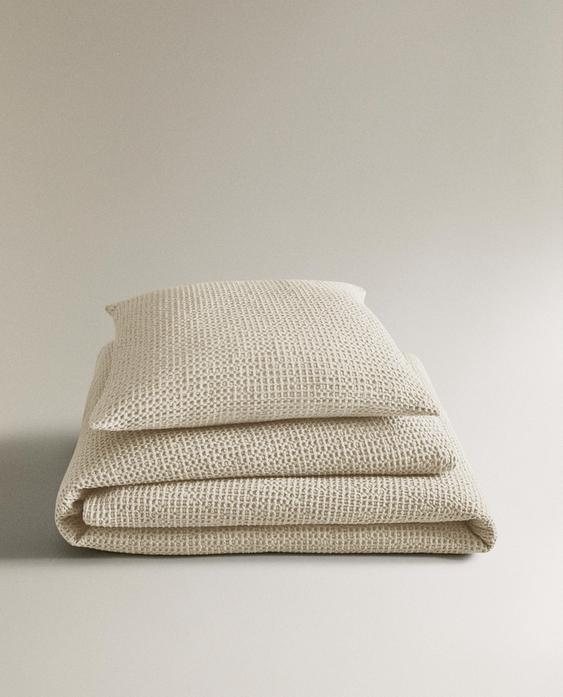 MINI WAFFLE KNIT BEDSPREAD