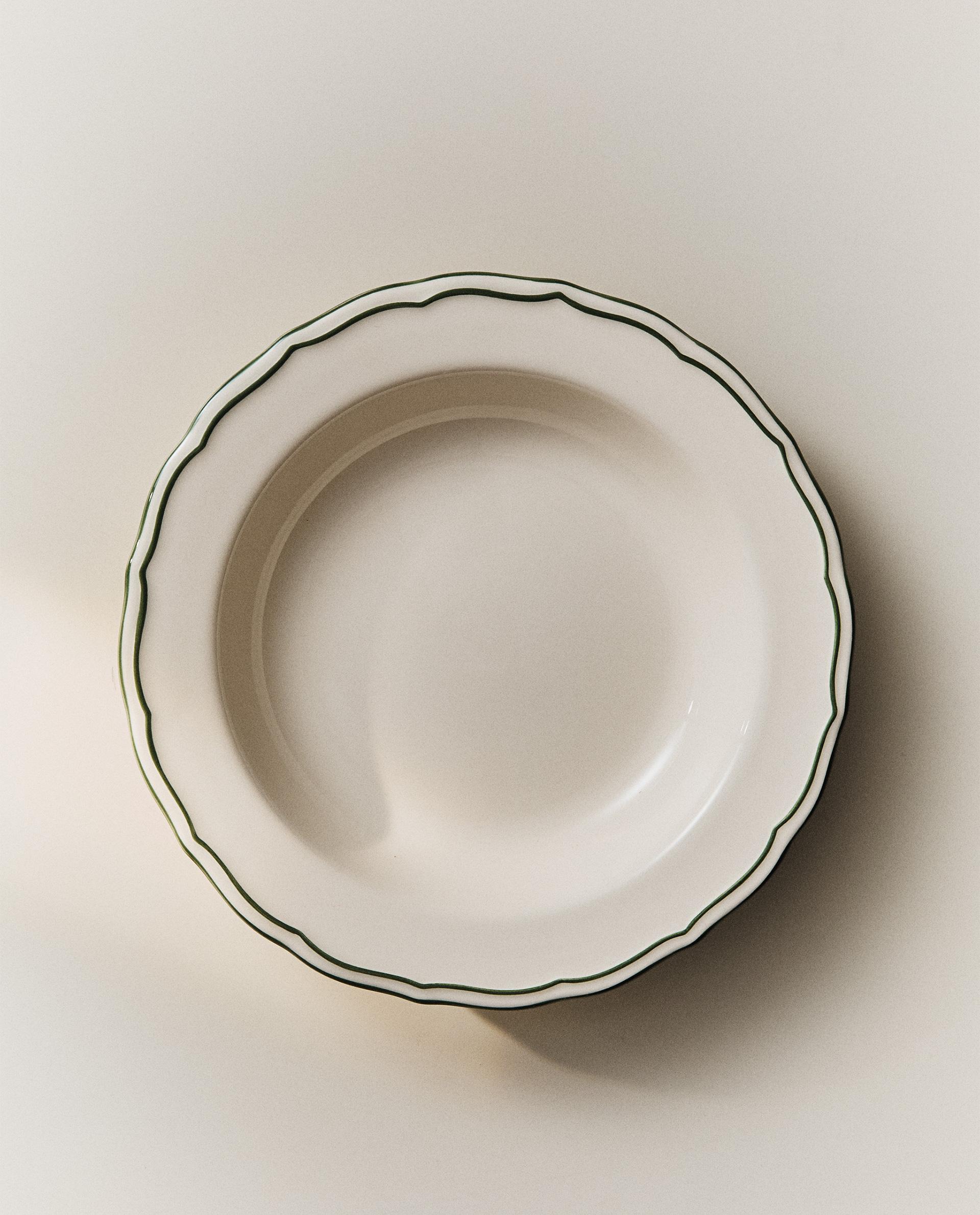 EARTHENWARE SOUP PLATE WITH CONTRAST EDGE EARTHENWARE SOUP PLATE WITH CONTRAST EDGE