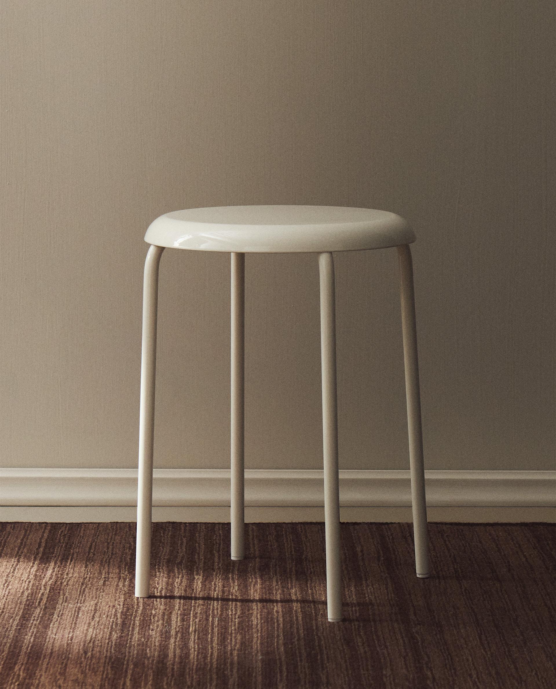 ラッカーメタルスツール | Zara Home 日本/Japan
