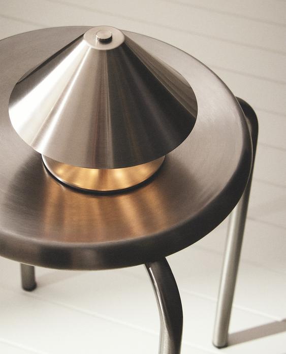 Cordless Iron Table Lamp: USB Rechargeable Minimalist Design