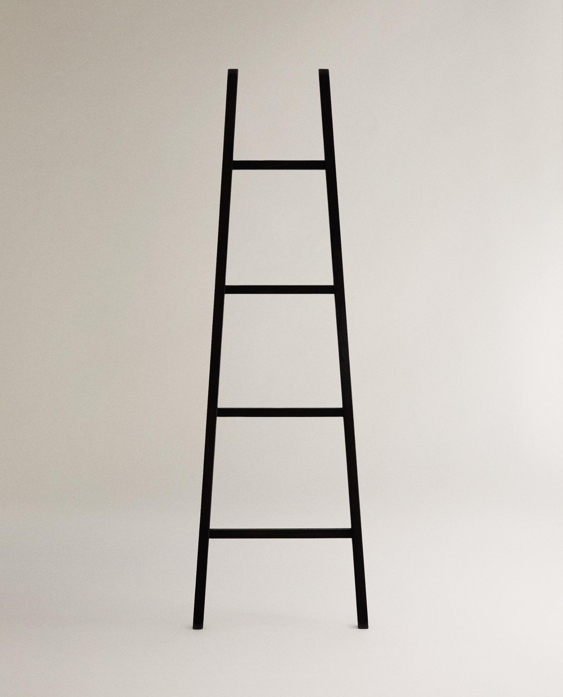 LADDER TOWEL RACK