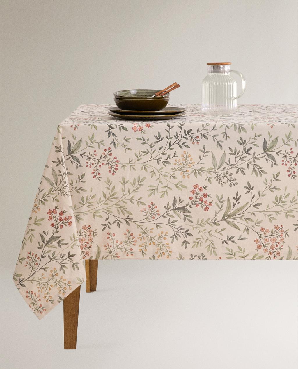 FLORAL PRINT TABLECLOTH