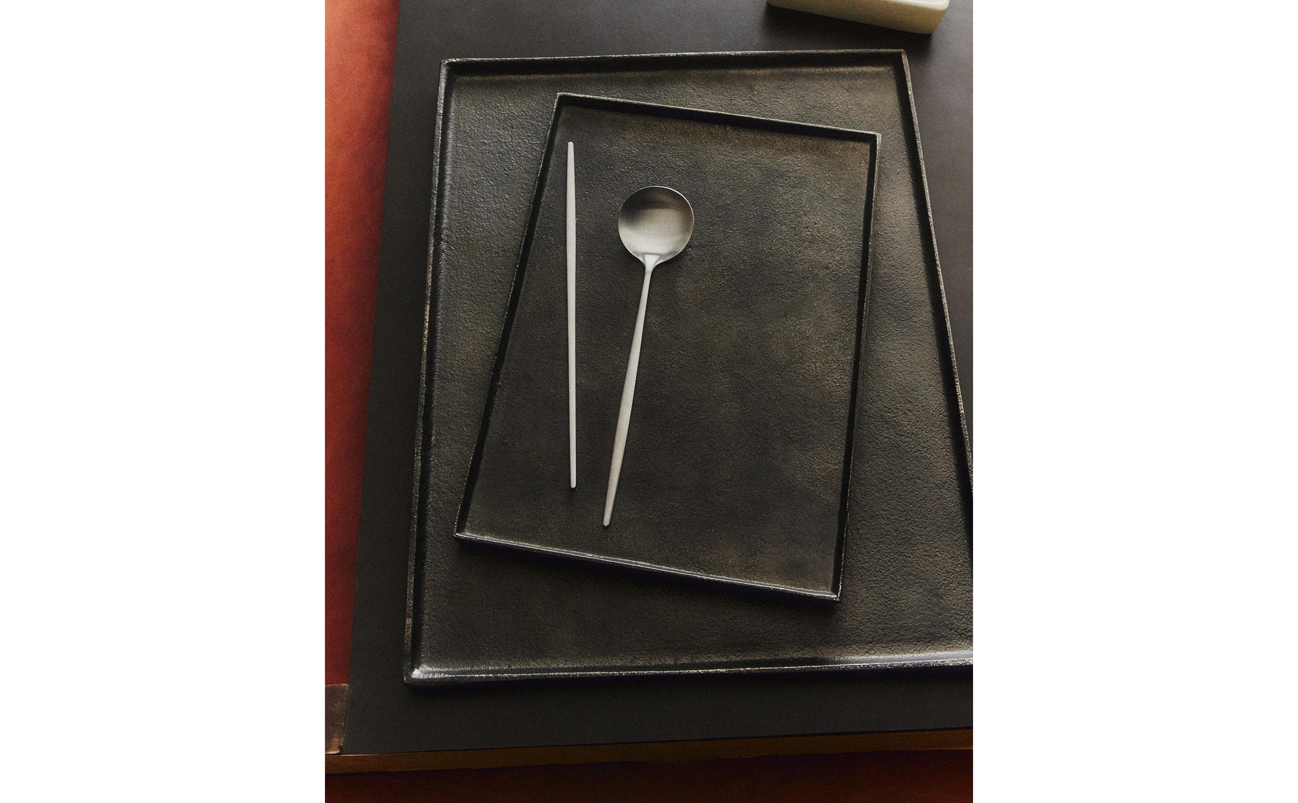 BANDEJA RECTANGULAR METAL NEGRO busso