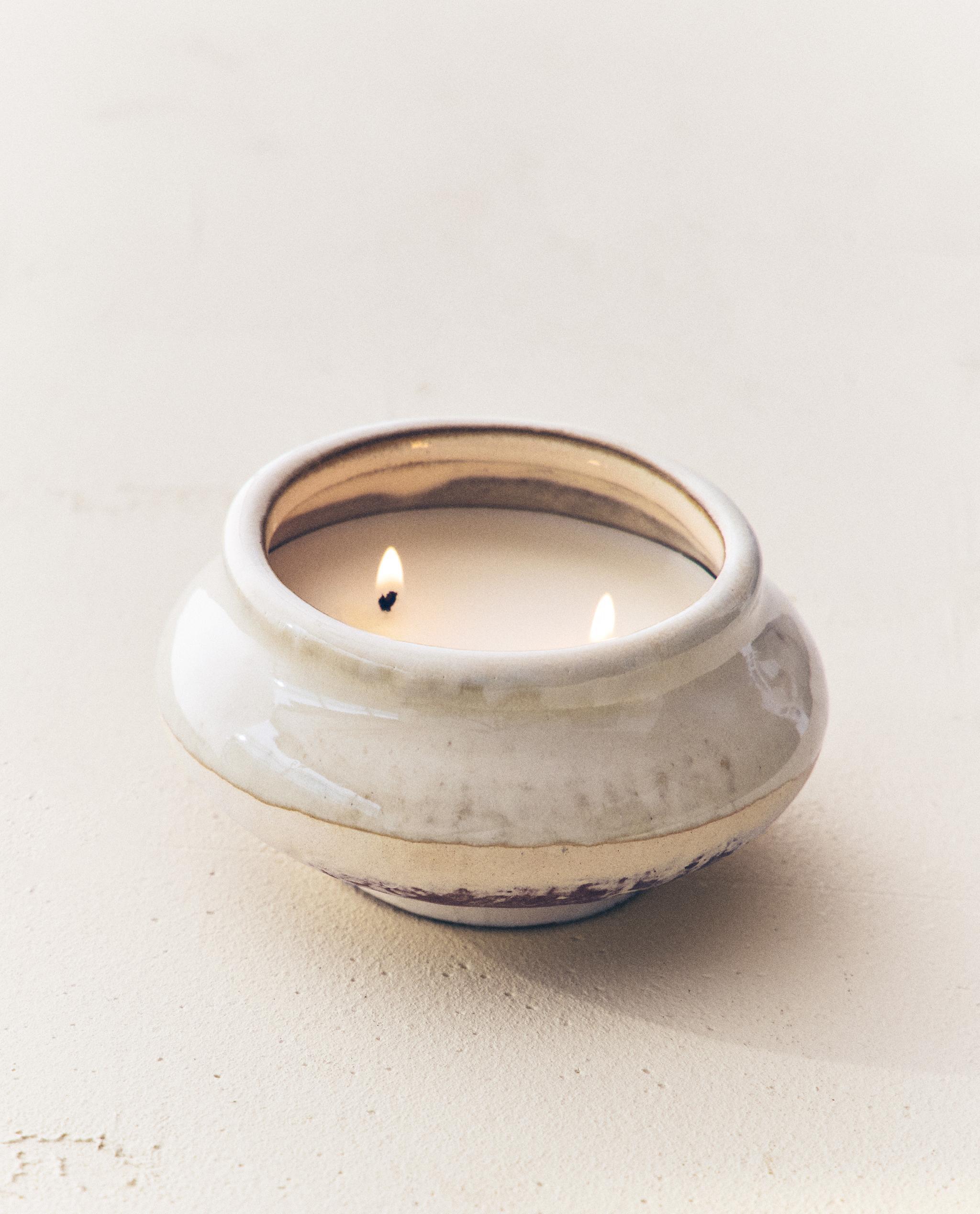 (200 G) LIGHT COTTON SCENTED CANDLE product thumbnail 9
