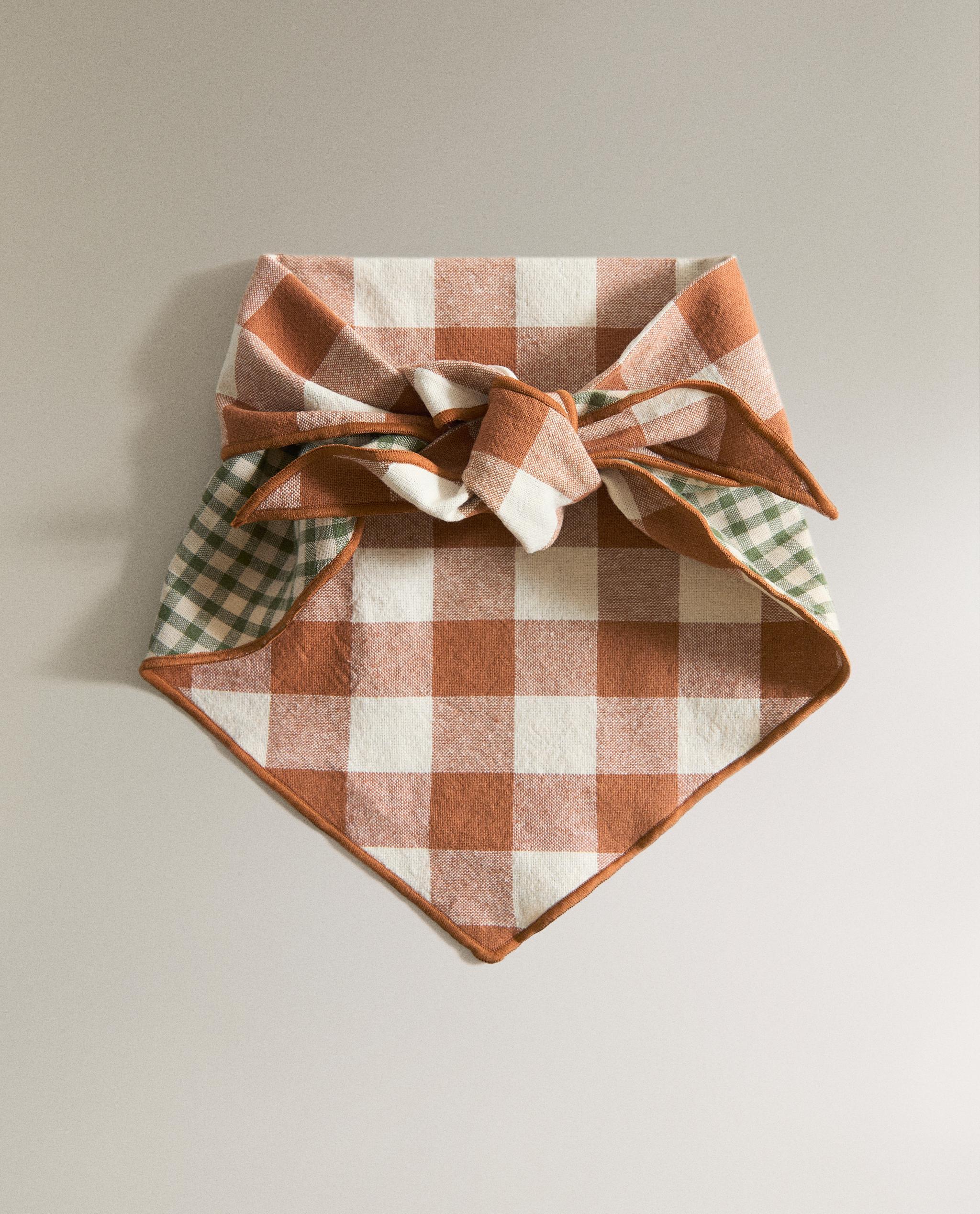 REVERSIBLE CHECK PET BANDANA product thumbnail 7